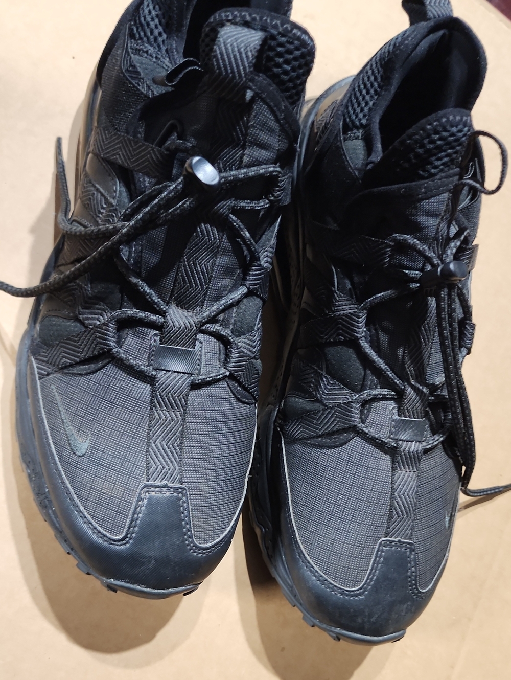 Nike Air Max 270 Bowfin Triple Black Sneakers Sz 12 - Picture 8 of 10